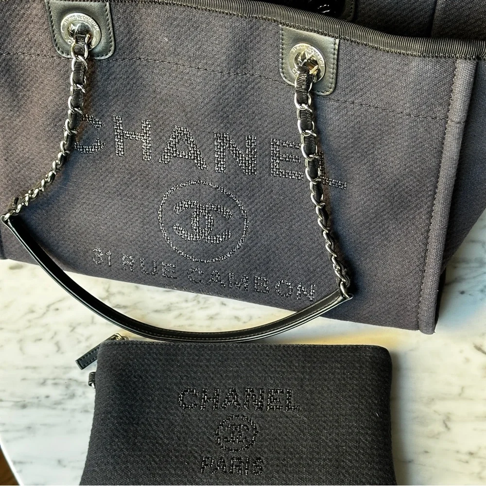 Chanel Large Shopper 30cm Black with Silver Hardware 2021 - Picture 4 of 14